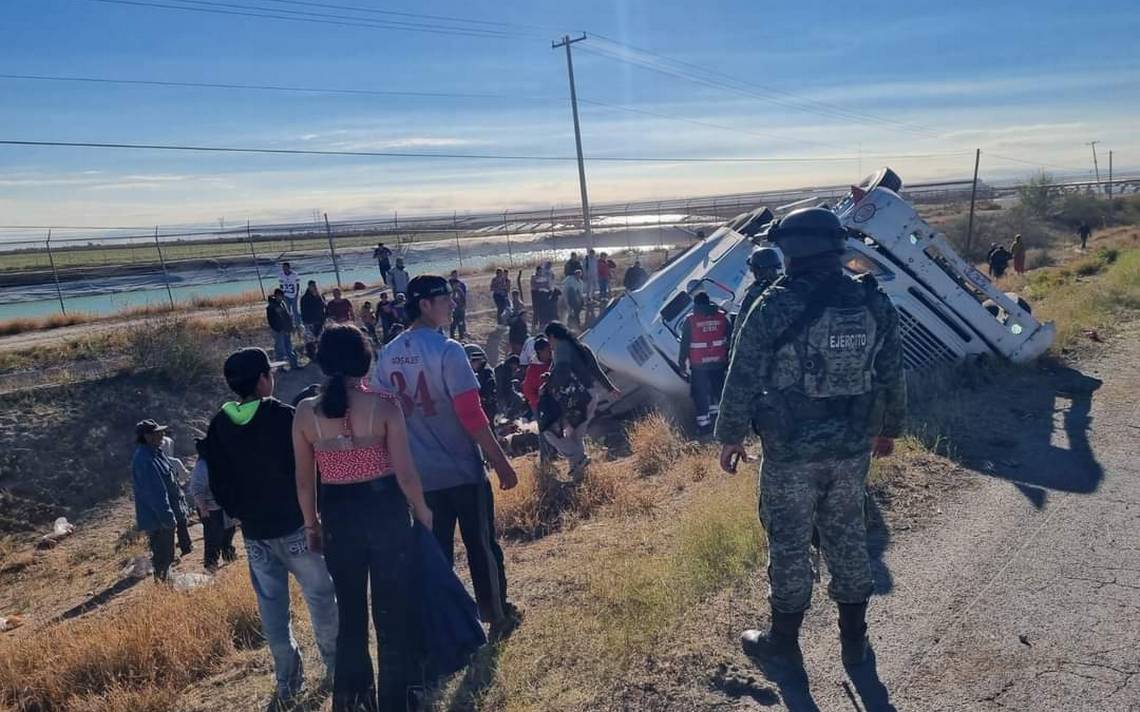 Vuelca Tr Iler Cargado Con Refresco El Sol De Durango Noticias Locales Policiacas Sobre